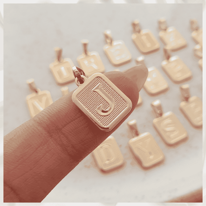 LETTRE D’OR 18K – UN DETALLE QUE PERDURA EN EL TIEMPO